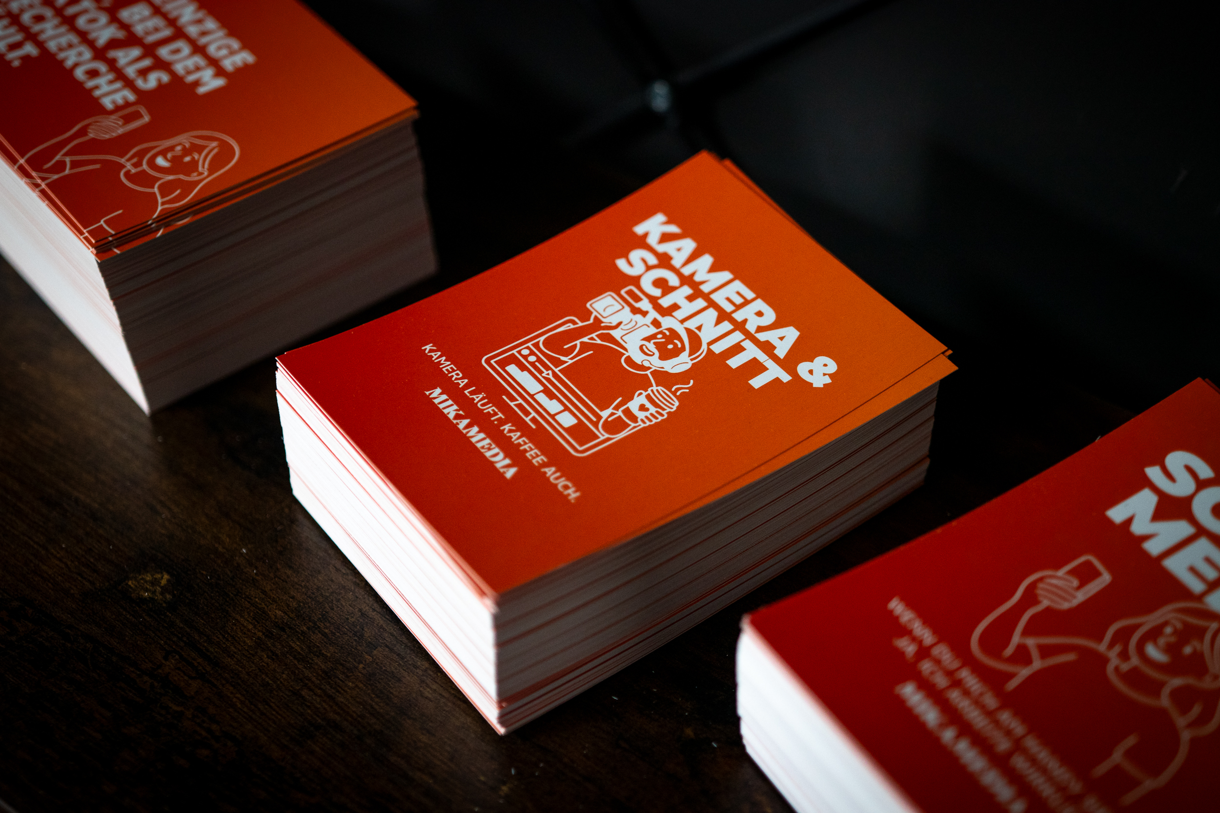 Flyer mit Motiv Kamera und Schnitt von Mikamedia